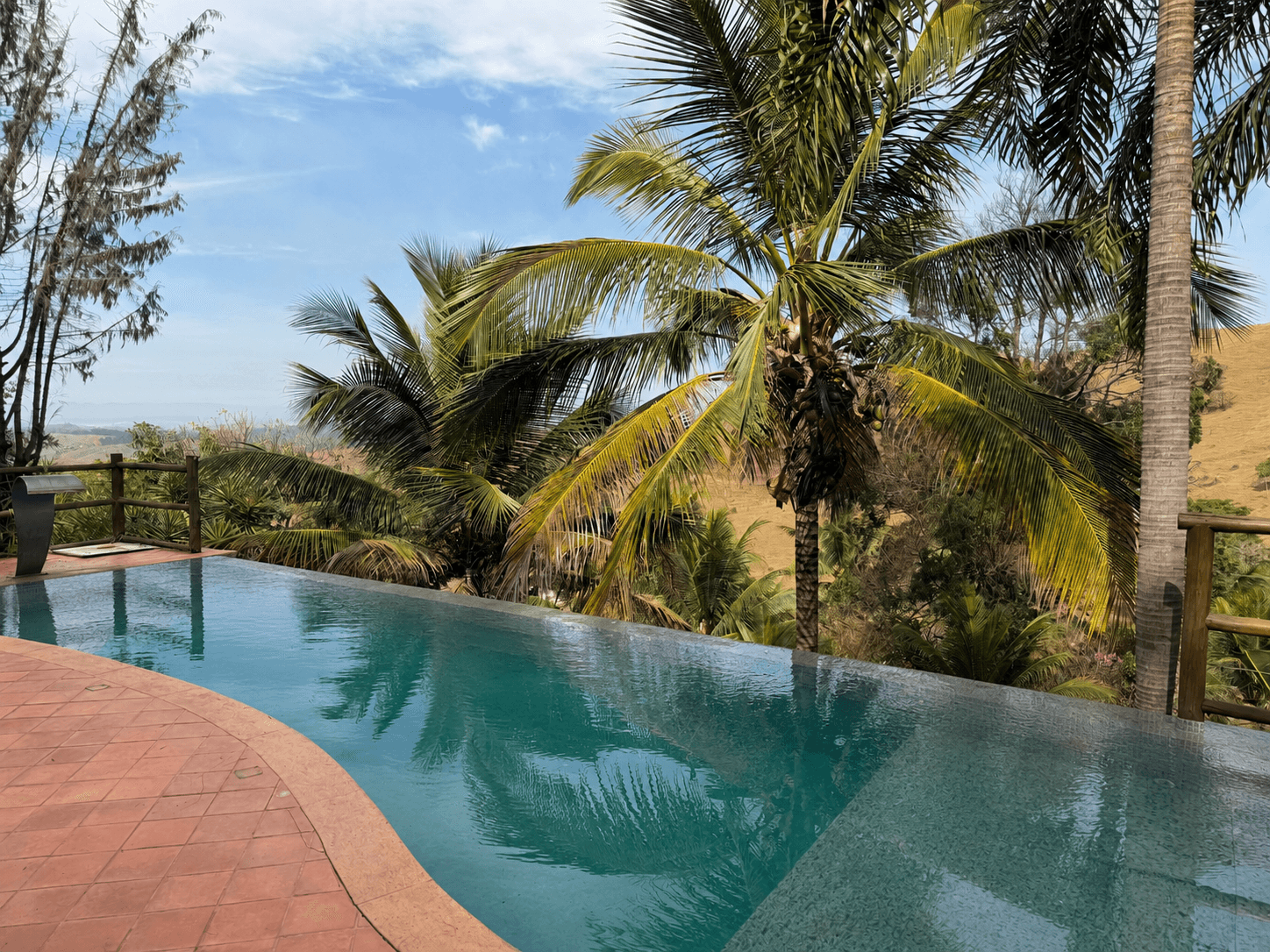 piscina de borda infinita